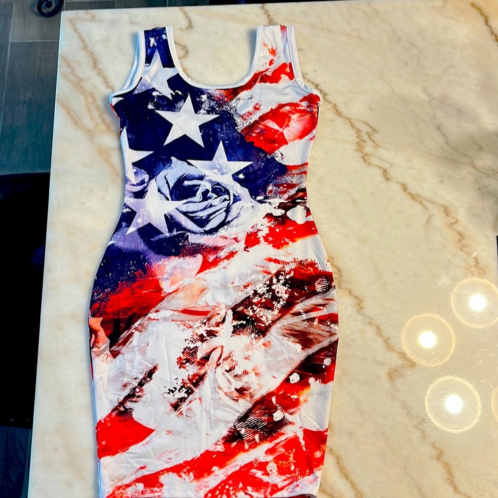 Good time Bodycon MIDI Fitted Dress size Large Red White Blue Design Print